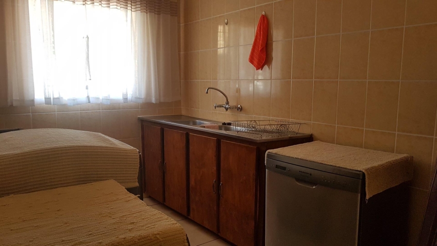 6 Bedroom Property for Sale in Cashan North West